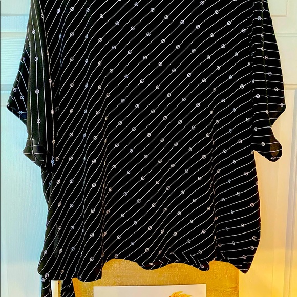 Michael Kors~ Plus Poshers~ MK~ Side Tie Top - Picture 3 of 5